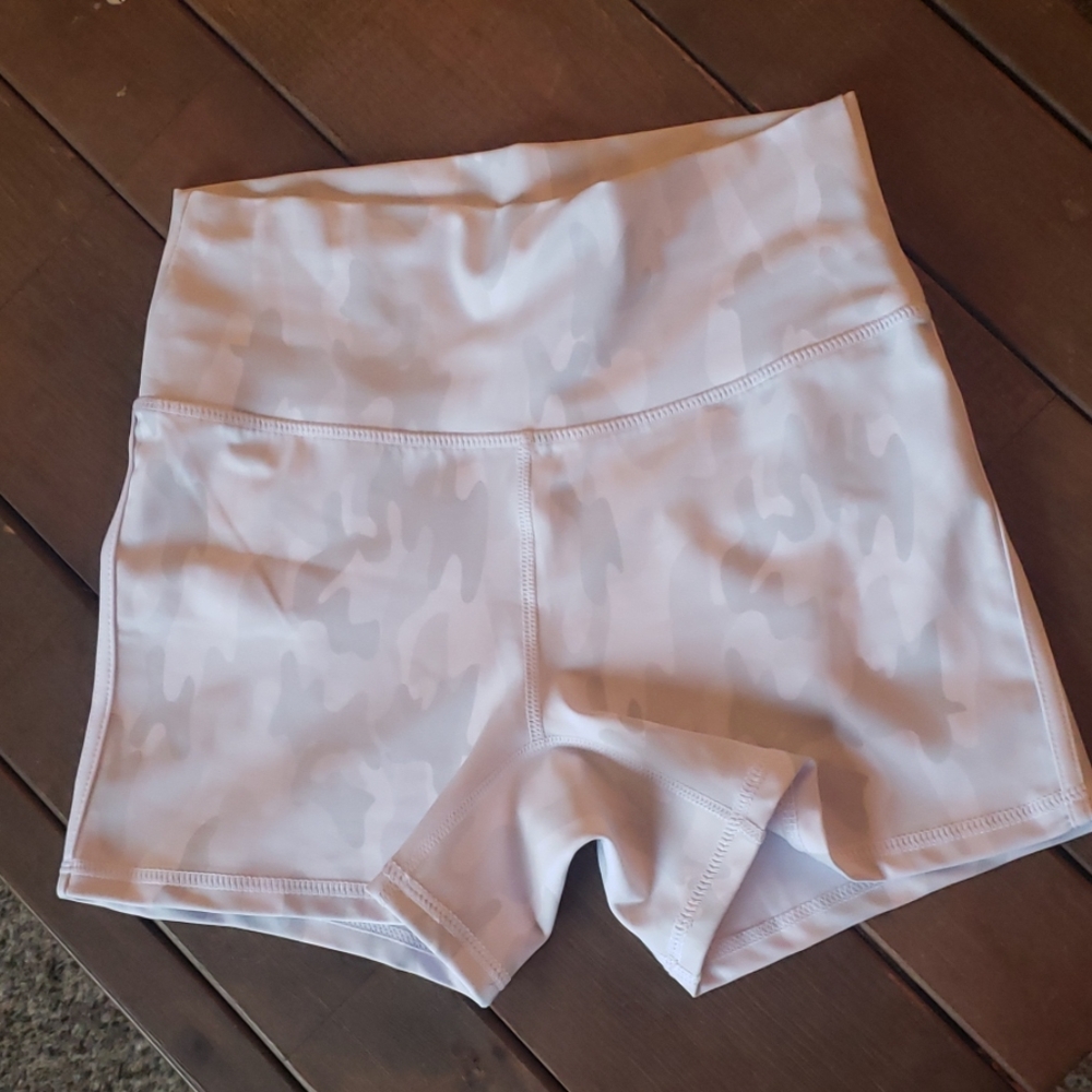 Buffbunny Camo shorts